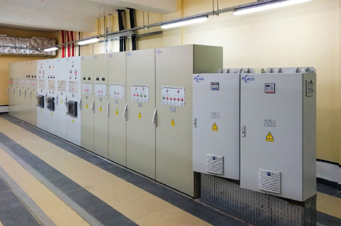 Switchgear КRU-0,4k (left) and Capacitors UК (right)